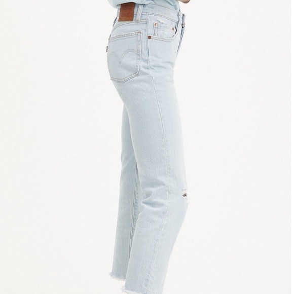Levi’s 501 Crop Jean - Picture 2 of 5